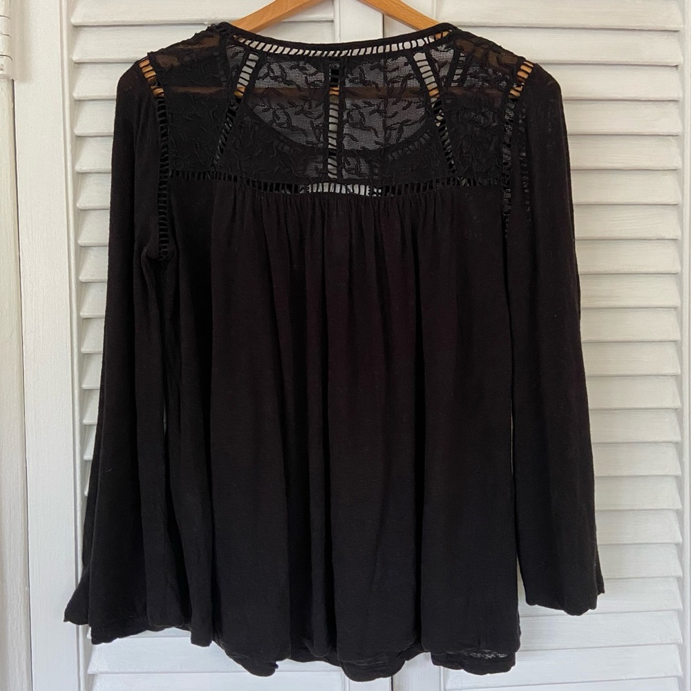 {Lucky Brand} Black Long Sleeve Shirt with Flare Sleeves and Lace Design - M - Picture 6 of 6